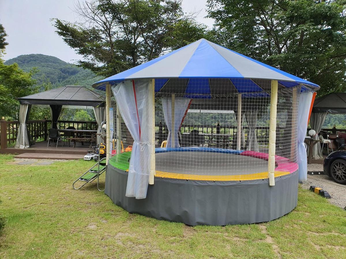 Forest Of Color Pension Hongcheon Eksteriør billede